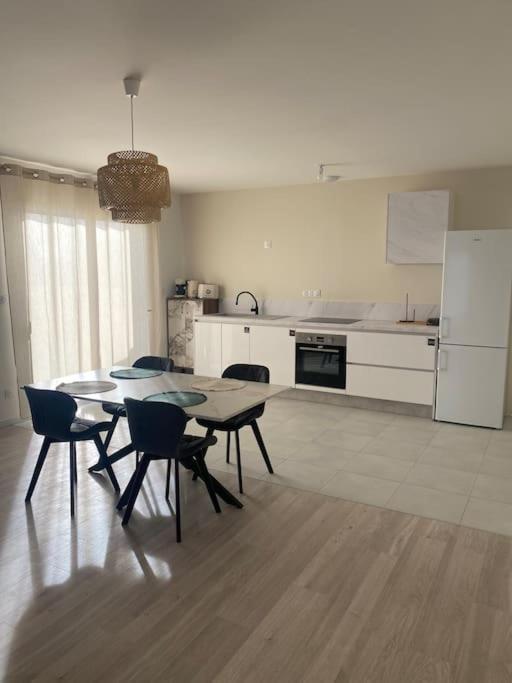 Maison By Sana Proche Du Lac Châtellerault Kültér fotó