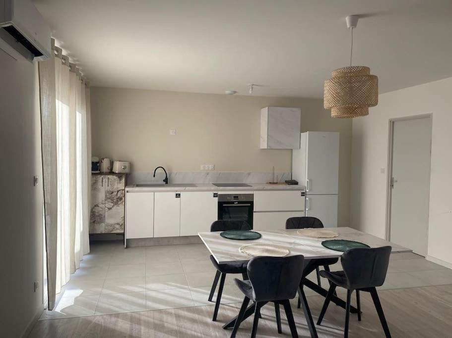 Maison By Sana Proche Du Lac Châtellerault Kültér fotó
